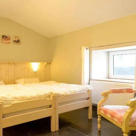 Chalet In Manhay With Sauna Near Ardennes 別荘