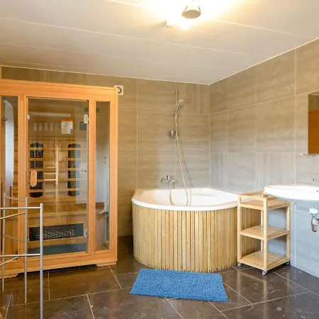 Chalet In Manhay With Sauna Near Ardennes 別荘